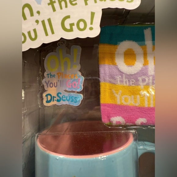 Dr.  Seuss Oh the Places You'll Go Mug, Socks & Key Chain Gift Set NEW IN BOX - Picture 4 of 9